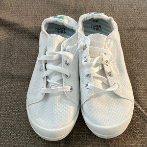 NWOT-white slip on sneakers